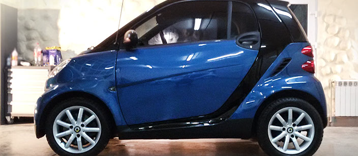 Відновне полірування автомобіля.