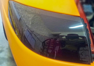 Тонування задніх фар вінілової плівкою.